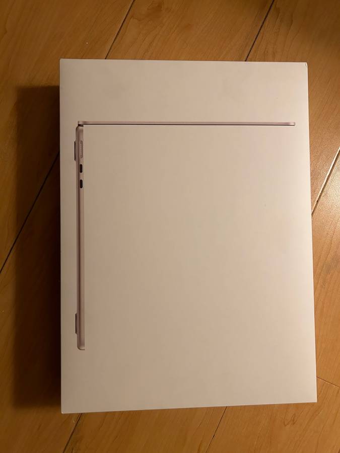 MacBook air m2 – $1,000